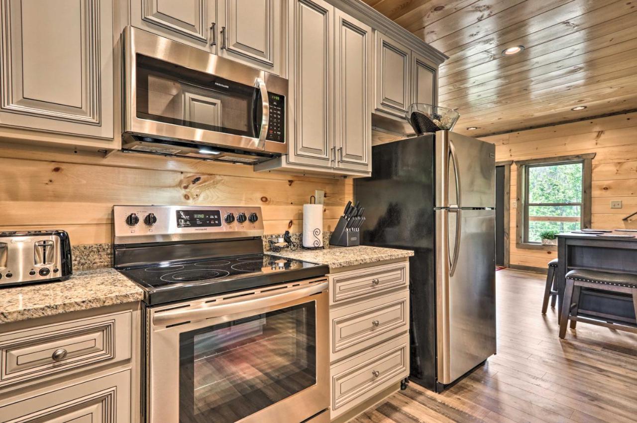 Modern Cabin With Hot Tub And Game Room In Gatlinburg! Dış mekan fotoğraf