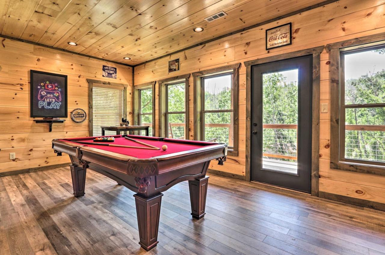 Modern Cabin With Hot Tub And Game Room In Gatlinburg! Dış mekan fotoğraf