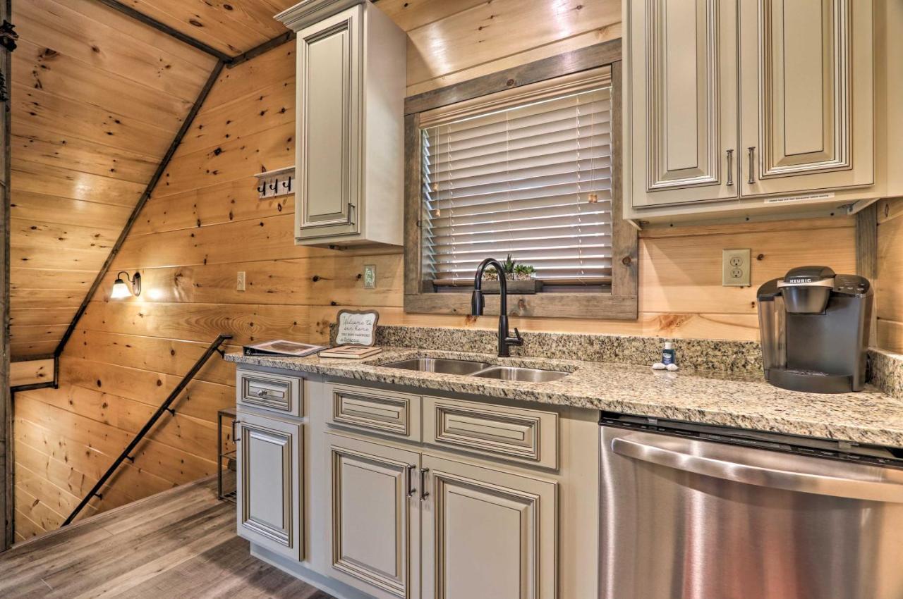 Modern Cabin With Hot Tub And Game Room In Gatlinburg! Dış mekan fotoğraf