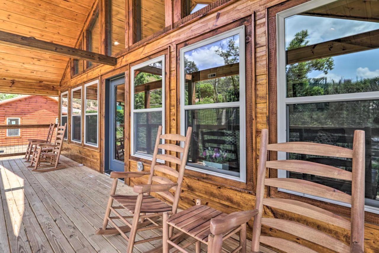 Modern Cabin With Hot Tub And Game Room In Gatlinburg! Dış mekan fotoğraf
